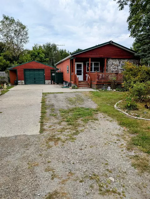 2474 S 8 Mile, Kawkawlin, MI 48631