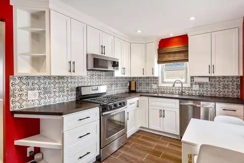 Kitchen - 204 Chippewa, Clawson, MI 48017 photo 3 of 5