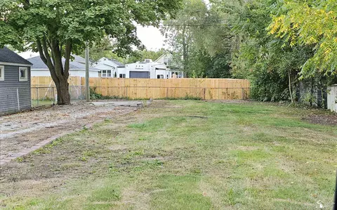 1105 Bacon, Monroe, MI 48161