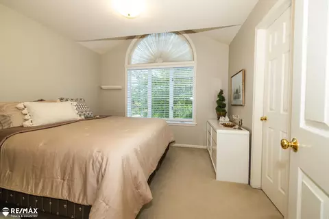 1398 Highland Mdws, Flint, MI 48532 photo 24