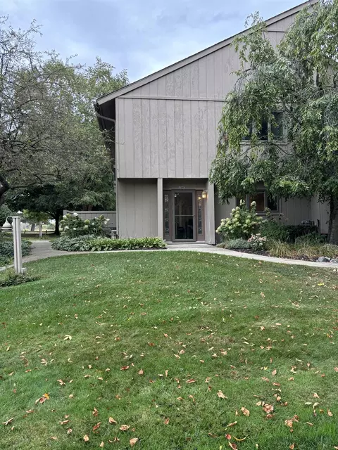 2345 Bay Woods Ct, Bay City, MI 48706