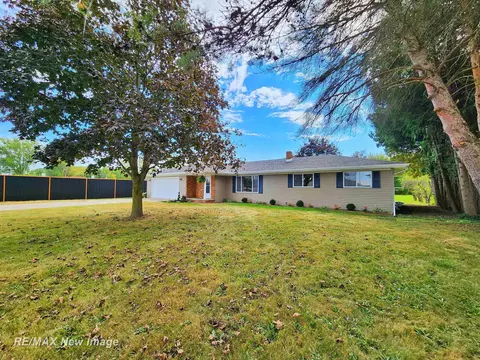 16737 Gratiot, Hemlock, MI 48626 photo 4