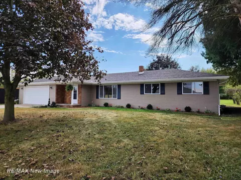 16737 Gratiot, Hemlock, MI 48626 photo 2
