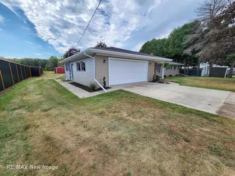 16737 Gratiot, Hemlock, MI 48626 photo 5