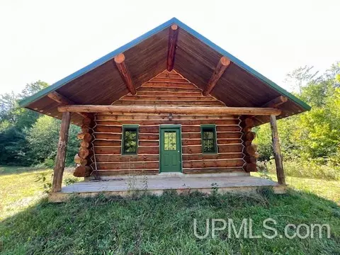 828 N County Rd 519, Wakefield, MI 49968