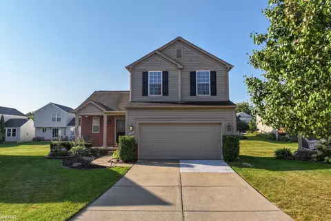 10236 Meadow Crst, Holly, MI 48442