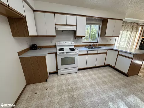 Kitchen - 5344 Archers, Gladwin, MI 48624 photo 1 of 2