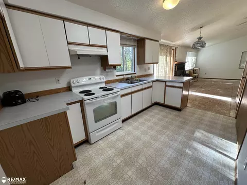 Kitchen - 5344 Archers, Gladwin, MI 48624 photo 2 of 2