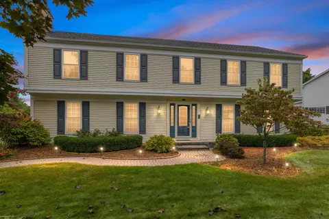 1420 E Horseshoe Bnd, Rochester Hills, MI 48306