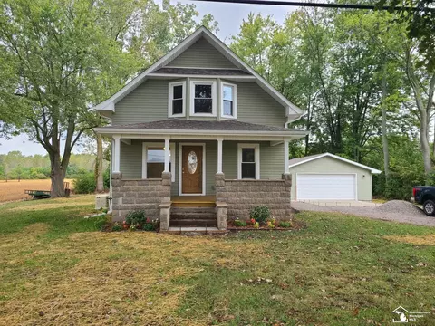 7921 Crabb Rd, Temperance, MI 48182