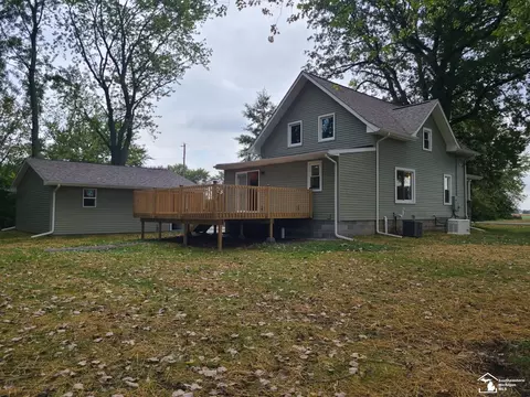 Exterior - 7921 Crabb Rd, Temperance, MI 48182 photo 3 of 8