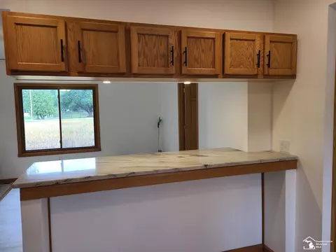Kitchen - 7921 Crabb Rd, Temperance, MI 48182 photo 6 of 6