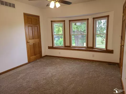 Bedroom - 7921 Crabb Rd, Temperance, MI 48182 photo 2 of 6