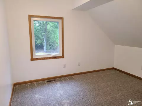 Bedroom - 7921 Crabb Rd, Temperance, MI 48182 photo 5 of 6