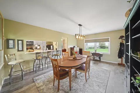 Dining - 1608 N Dade, Jackson, MI 49203 photo 3 of 4