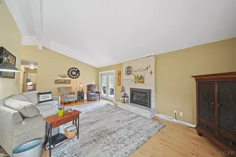 Living - 1608 N Dade, Jackson, MI 49203 photo 2 of 3