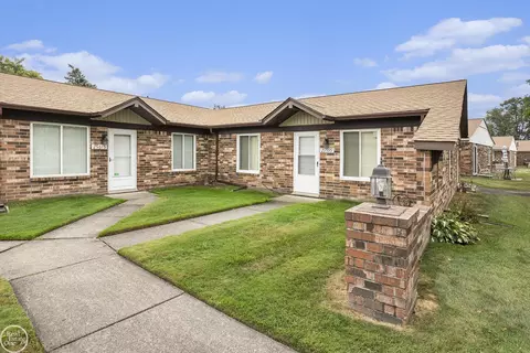 29599 Park Pl, Warren, MI 48093