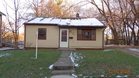 1444 Knollwood, Lansing, MI 48906