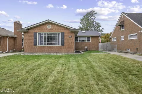 20956 Littlestone, Harper Woods, MI 48225