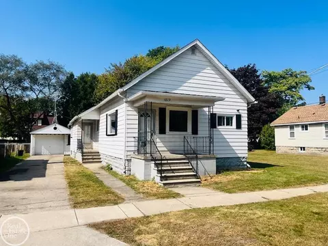 1819 9th, Port Huron, MI 48060