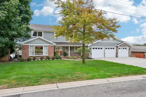 2307 Woodstock, Port Huron, MI 48060