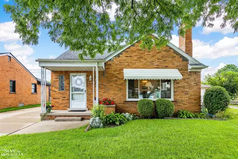 22601 Bayview, Saint Clair Shores, MI 48081