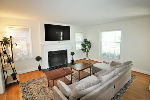 825-827 Neff, Grosse Pointe, MI 48230 photo 7