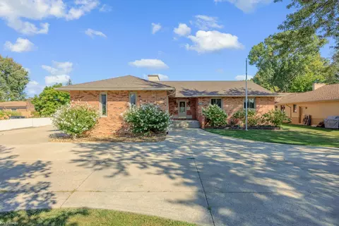 16423 17 Mile, Clinton Township, MI 48038
