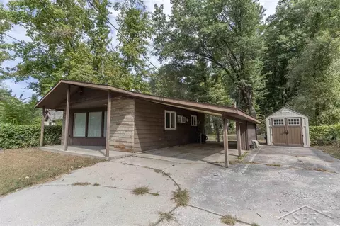 211 Cass, Sanford, MI 48657