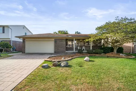 15780 Amore, Clinton Township, MI 48038