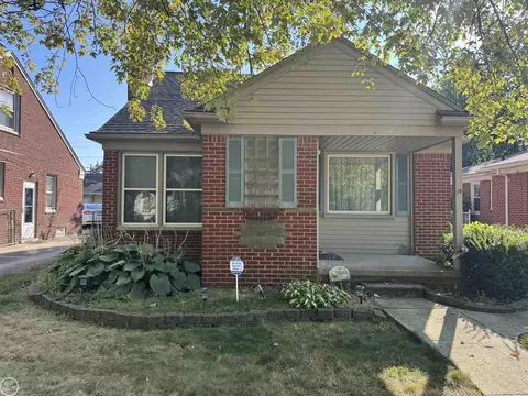 21448 Newcastle, Harper Woods, MI 48225