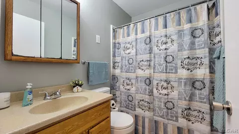 Bath - 627 Helme, Adrian, MI 49221 photo 1 of 2