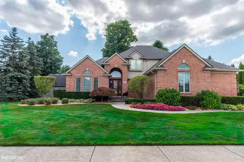 11760 Stephane, Utica, MI 48315