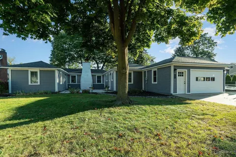 269 Lagoon Bch, Bangor, MI 48706
