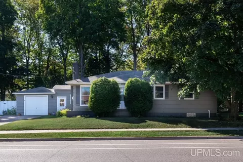 1709 W Fair Ave, Marquette, MI 49855