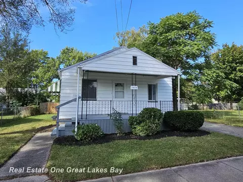 2425 Thatcher, Saginaw, MI 48601