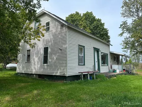 145 Carney Dm, Crystal Falls, MI 49920