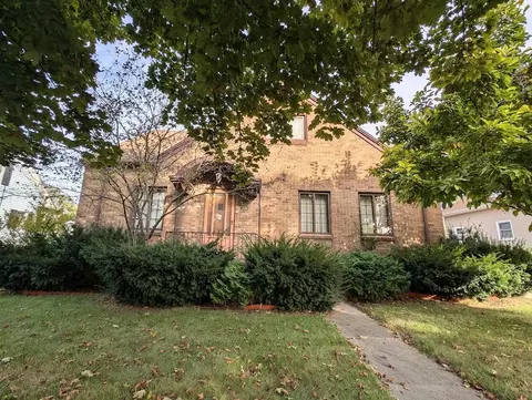 1720 Bay, Saginaw, MI 48602