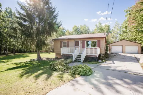 7760 White Birch, Farwell, MI 48622