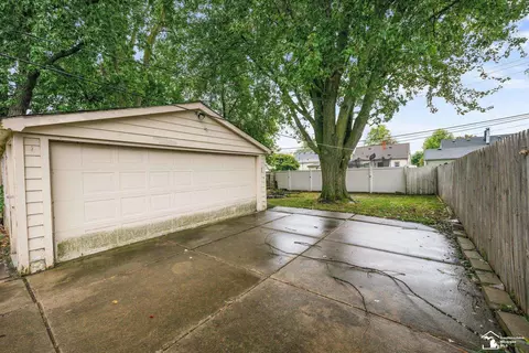 Exterior - 4214 Cadillac, Wayne, MI 48184 photo 3 of 4