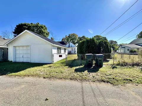 808 S 2nd, Escanaba, MI 49829 photo 3