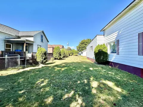 808 S 2nd, Escanaba, MI 49829 photo 2