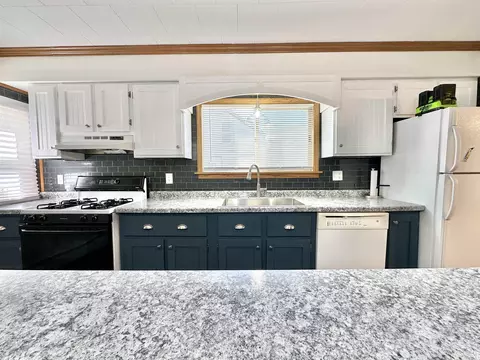 808 S 2nd, Escanaba, MI 49829 photo 6