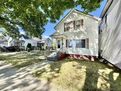 808 S 2nd, Escanaba, MI 49829