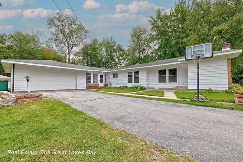 9457 Sheridan, Burt, MI 48417