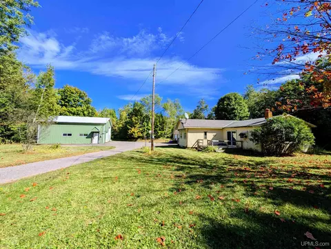 5580 Co Rd 550, Marquette, MI 49855
