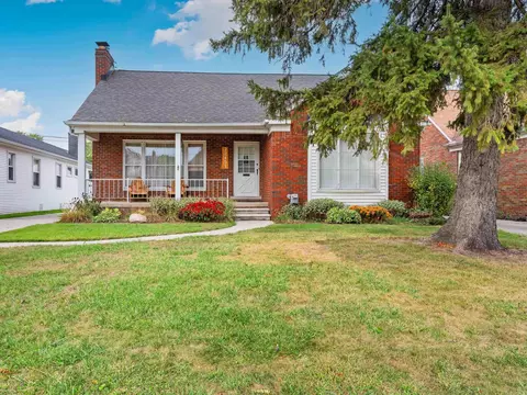 22451 Bayview, Saint Clair Shores, MI 48081