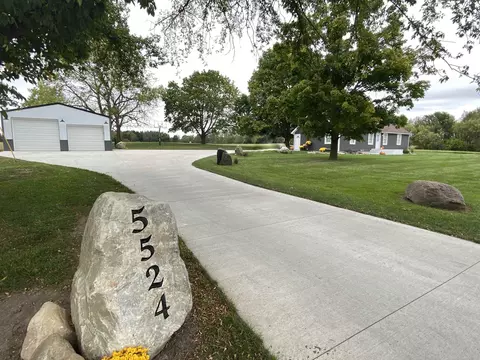 5524 Meridian, Laingsburg, MI 48848