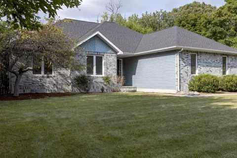 3161 E Bullock Crk, Midland, MI 48640