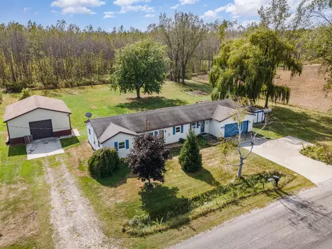 2356 Erickson, Pinconning, MI 48650 photo 2